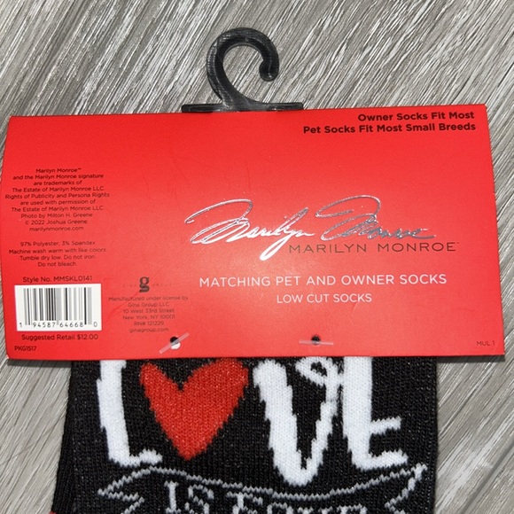 Bundle: Matching Marilyn Monroe & Chatties Doggie & Me Grip Socks - Picture 6 of 10